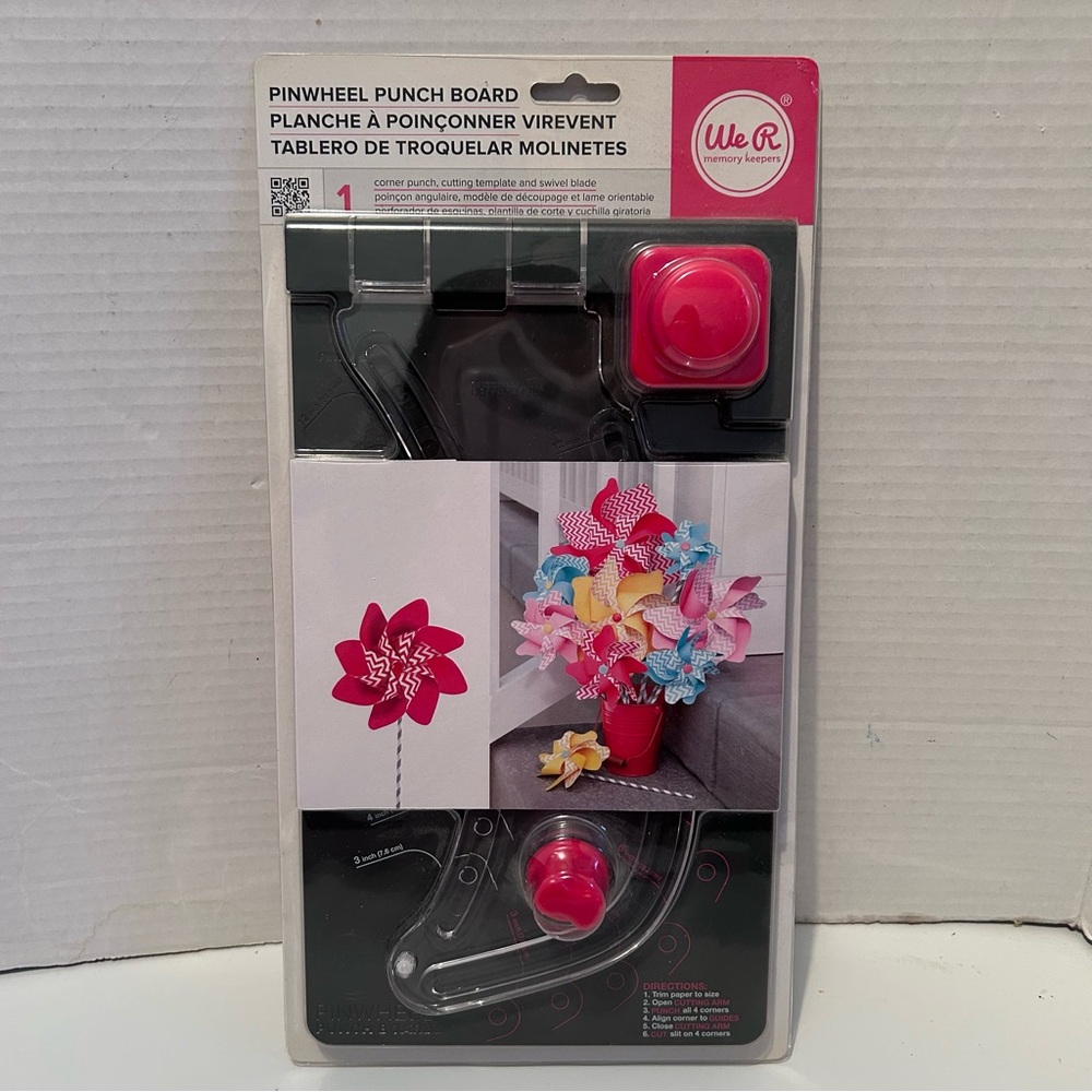 We R Memory Keepers Pinwheel Punch Board
